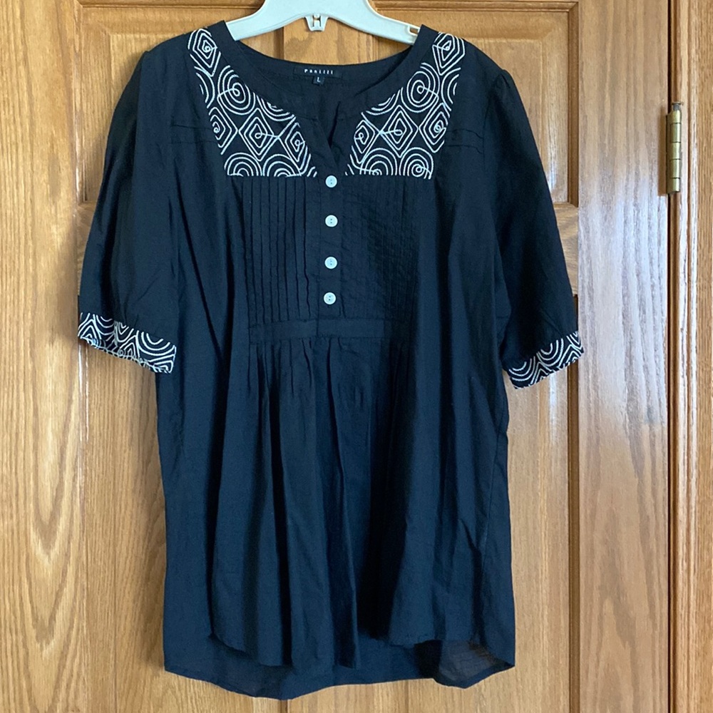 😍Panitti black top. Size L